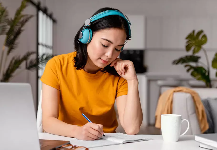 How Online Enrichment Classes Are Different From Remote